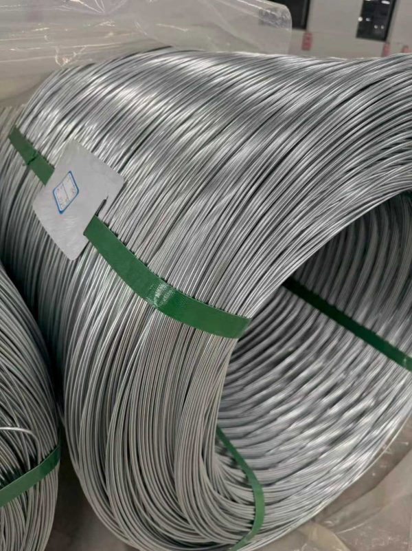 GALVANIZED IRON (GI) ROLLS (3) Premium Industrial Galvanized Iron (GI) Wire Rolls